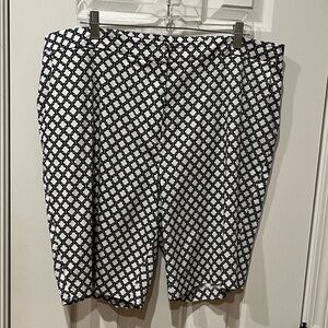 Susan Graver Black and White Patterned Shorts